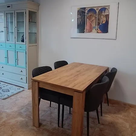 Sunny Penthouse With Large Terrace - Walk To Apartment