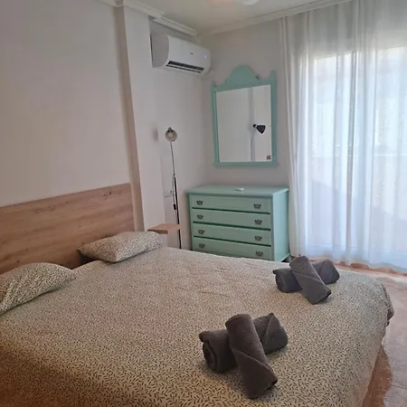 Апартаменты Sunny Penthouse With Large Terrace - Walk To